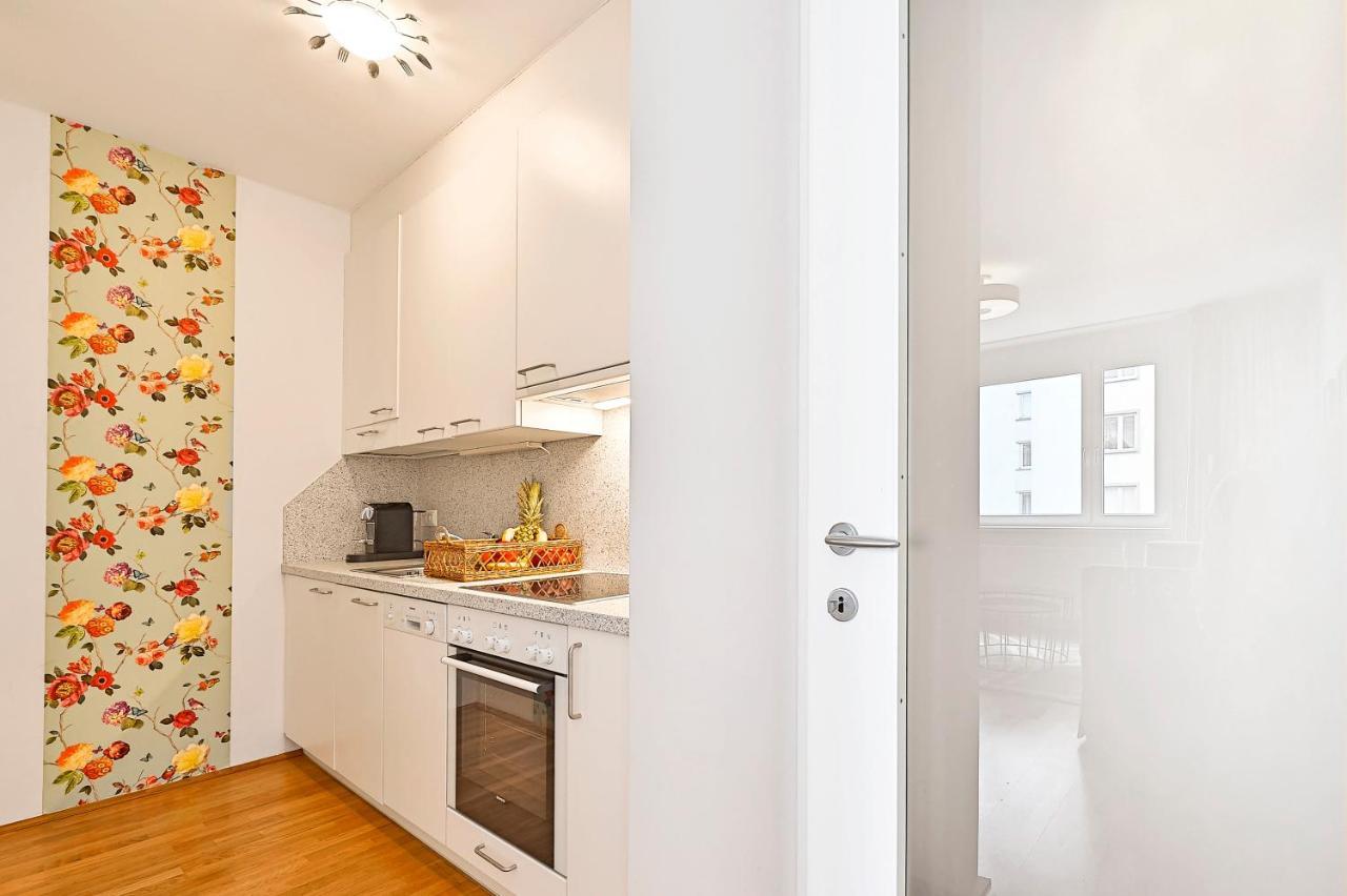 Peaceful Belvedere Apartment In Safe, Quiet & Central Location Vienna Luaran gambar
