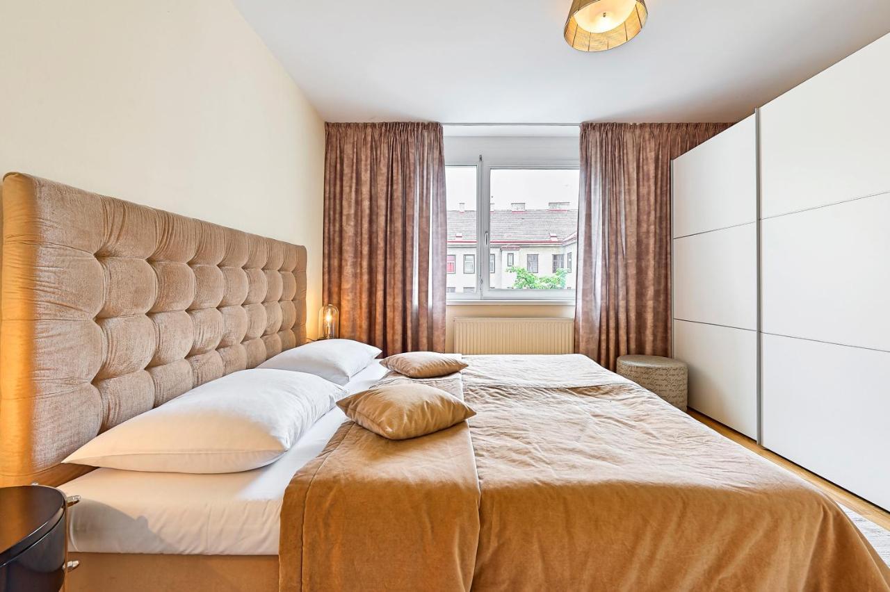 Peaceful Belvedere Apartment In Safe, Quiet & Central Location Vienna Luaran gambar